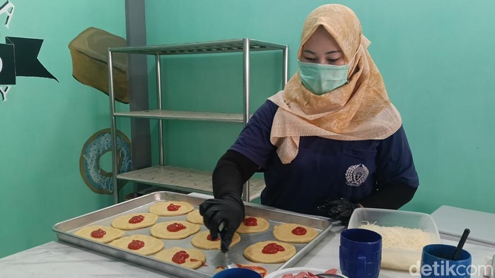 Beberapa produk UMKM buatan warga binaan Lapas Kelas II B Indramayu.