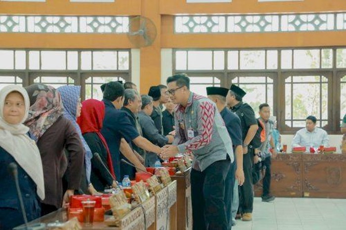 Bupati Sampaikan Raperda Perubahan APBD Klaten untuk Respon Perkembangan