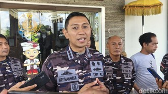 Prajurit TNI Diperiksa Usai Dampingi Arya Wedakarna Hadiri Kontes Transgender