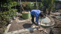 Penggunaan biogas tidak hanya membantu memenuhi kebutuhan energi, tetapi juga memanfaatkan limbah peternakan yang sebelumnya berpotensi mencemari lingkungan. Inovasi ini menjadi bagian dari upaya mendorong produksi batik yang lebih ramah lingkungan. ANTARA FOTO/Dedi Suwidiantoro