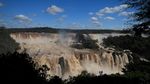 Debit Air Terjun Iguazu Meningkat, Wisatawan Justru Ramai Mendekat