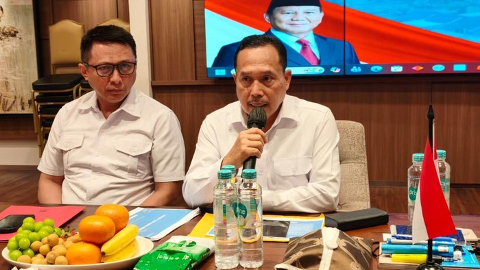 Direktur Jenderal Penanganan Sengketa dan Konflik Pertanahan Kementerian ATR/BPN Ilyas Tedjo Prijono (kanan)