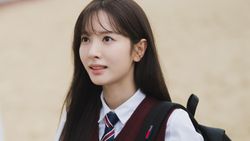 Bona WJSN Putar Balik Waktu di Drakor Dive Into You