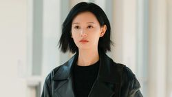 Potret Kim Ji Won Jadi Dokter Lawan Korupsi di Doctor X
