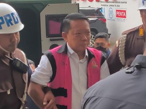 Eks Jampidsus Febrie Tiba di Kejagung, Diperiksa Terkait Pencucian Uang