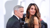 Amal Clooney Tampil Minimalis di Venice Film Festival, Perhiasannya Rp 7 Miliar