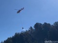 Cara Kerja Water Bombing, Jatuhkan 4.000 Liter Air ke Titik Api