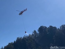 Operasional Helikopter Water Bombing Terganggu Abu Vulkanik Anak Krakatau