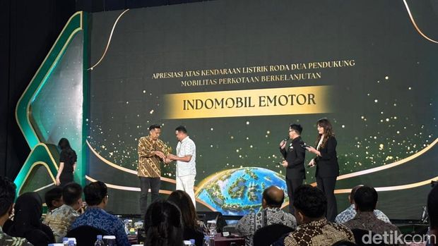 Indomobil e-Motor menang penghargaan Anugerah Ekonomi Hijau detikcom.