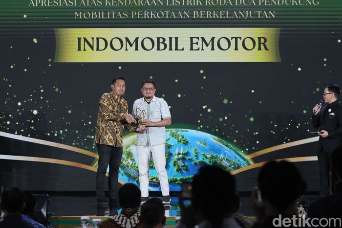 Indomobil e-Motor menang penghargaan Anugerah Ekonomi Hijau detikcom.