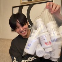 Jungkook BTS Pamer Minum Banyak Obat, Kondisi Kesehatan Jadi Perhatian ARMY