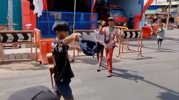 Pemkot Surabaya memperketat pengawasan di kawasan Ampel setelah menerima keluhan peziarah terkait aksi anjal.