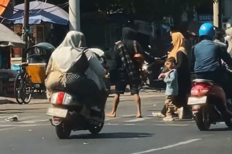 Pemkot Surabaya memperketat pengawasan di kawasan Ampel setelah menerima keluhan peziarah terkait aksi anjal.