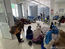 WC Sekolah Antre Panjang Saat Ratusan Siswa di Rembang Diare Keracunan MBG