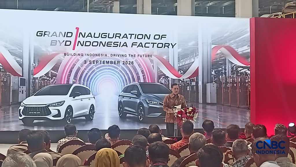 Ketua Dewan Ekonomi Nasional (DEN) Luhut Binsar Pandjaitan saat peresmian pabrik BYD di Subang Metropolitan Park, Subang, Jawa Barat, Kamis (3/9/2026). (CNBC Indonesia/Ferry Sandi)