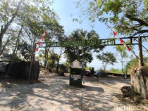 Dulu Ramai Pengunjung, Wisata Batu Luhur Kini Jadi Rumah Monyet Liar