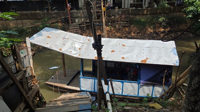 Lokasi Perahu Eretan di Kali Pesanggerahan yang akan dibangun JPO untuk menghubungkan kelurahan ulujami dan kebayoran lama utara