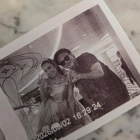 Salah satu foto hitam-putih memperlihatkan Mahalini yang bergaya bak princess berpose bareng Rizky Febian. Foto: Instagram/@mahaliniraharja