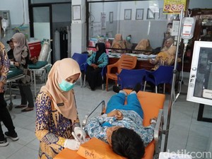 Sertifikasi SPPG Dievaluasi Usai 256 Siswa-Guru di Jombang Keracunan MBG