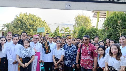 Menteri Agama Nasaruddin Umar saat mengunjungi Seminari SMAK St Yohanes Paulus II di Labuan Bajo, Manggarai Barat, NTT, Kamis (3/9/2026). (Foto: Ambrosius Ardin/detikBali)
