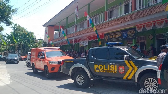 Suasana MI Srebegan, Klaten setelah siswa terindikasi keracunan.