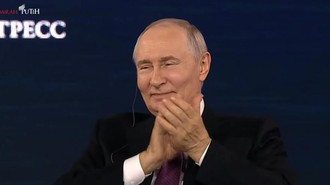 Senyum dan Tepuk Tangan Putin Saat Prabowo Kutip Pepatah Rusia