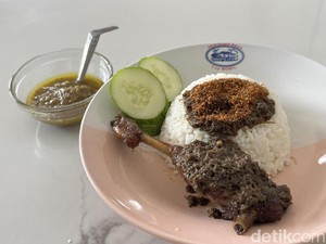 Warga Rempoa Merapat! Ini Nasi Bebek Serundeng Madura Ibu Sumiyati