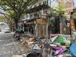 37 Kios di Pasteur Bandung Rata dengan Tanah, Pedagang Tagih Solusi