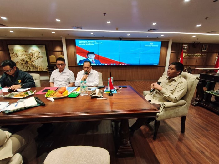 Pertemuan Menteri PKP Maruarar Sirait membahas isu sengketa lahan di Tanah Abang.