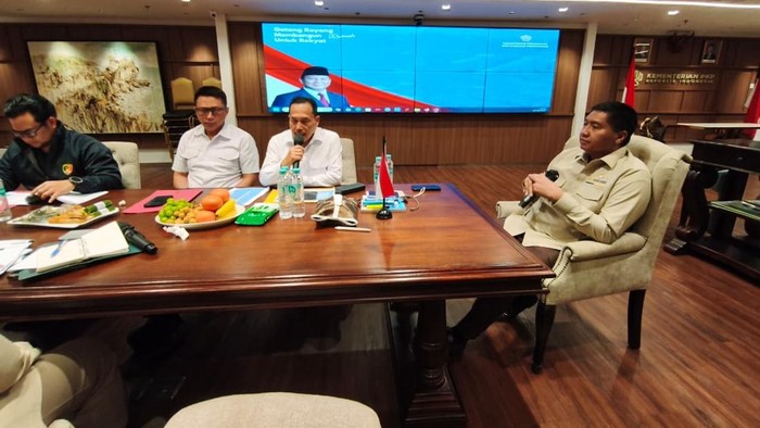 Pertemuan Menteri PKP Maruarar Sirait membahas isu sengketa lahan di Tanah Abang.