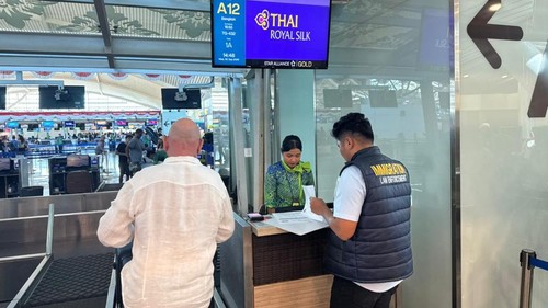 PHT dideportasi melalui Bandara Internasional I Gusti Ngurah Rai, Bali, pada Rabu (2/9/2026) pukul 16.55 Wita. (Dok. Imigrasi)