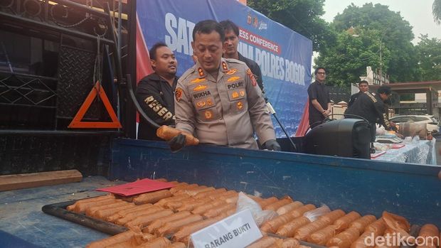 Polres Bogor bongkar peredaran merkuri ilegal