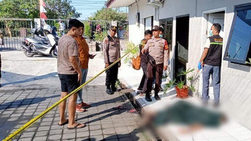 Petugas melakukan olah TKP terhadap seorang pria yang ditemukan tewas di tempat rental mobil di Mataram, Kamis (3/9/2026). (Foto : Dok Polresta Mataram).