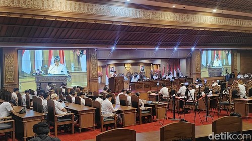 Rapat Paripurna DPRD Kabupaten Badung di Ruang Sidang Utama GosanaKantor DPRD Badung, Kamis (3/9/2026). (Foto: Agus Eka/detikBali)