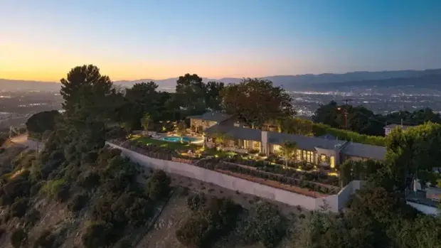 Rumah Chris Evans yang dijual Rumah Chris Evans yang dijual