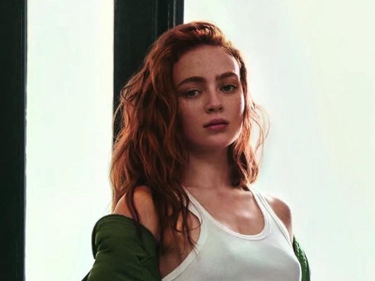 Gaya Sadie Sink Jadi Model Calvin Klein, Tampil Menggoda Pakai Celana Jeans