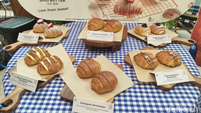 Salt bread shio butter Paris Baguette Salt bread shio butter Paris Baguette