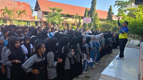 Siswa SMKN 1 Kota Bima dibina dan diberi arahan khusus setelah tawuran dengan siswa SMKN 2 Kota Bima, Kamis (3/9/2026). (Dok Muhamad Saud)