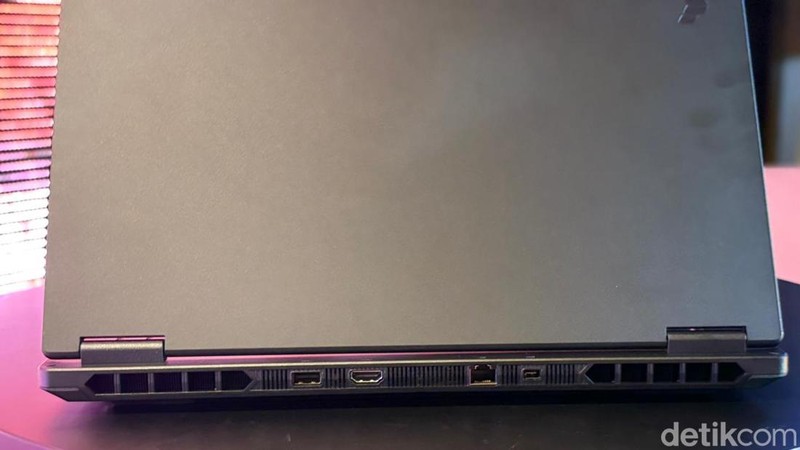 Begini tampilan Asus TUF Gaming 16 (FX610) yang memiliki performa istimewa. Laptop ini dapat dipakai gaming, bikin konten, sampai aktivitas yang membutuhkan AI.