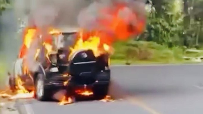Terios terbakar di Liku Sembilan Bengkulu Tengah
