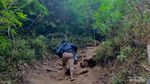 Keseruan Trekking di Centhung Blumbang Tawangmangu