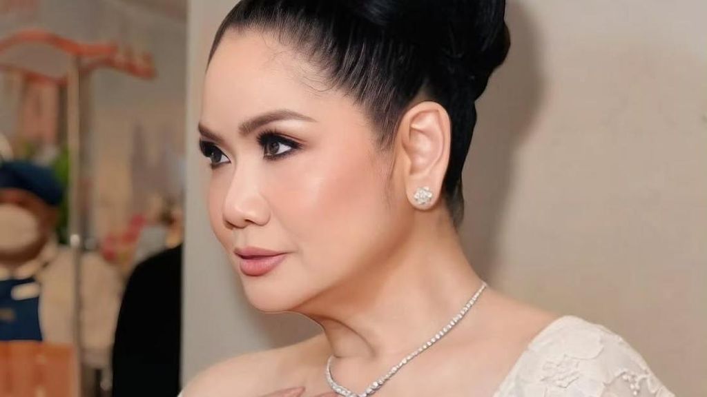 Vina Panduwinata Glowing di Usia 67 Tahun, Ini yang Bikin Sempurna