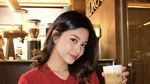 Serunya! Liburan Yoriko Angeline Makan Es Krim hingga Minum Matcha