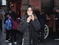Serunya! Liburan Yoriko Angeline Makan Es Krim hingga Minum Matcha