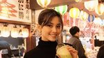 Serunya! Liburan Yoriko Angeline Makan Es Krim hingga Minum Matcha