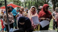 Dengan jumlah penerima tersebut, pemerintah menyiapkan sekitar 997,2 ribu ton beras untuk alokasi Juli hingga September 2026. Penyaluran bantuan dilakukan melalui Perum Bulog. Sebelumnya, bantuan pangan beras telah disalurkan untuk alokasi Februari–Maret 2026 kepada sekitar 33,24 juta penerima. Dengan tambahan alokasi Juli–September, total bantuan pangan beras sepanjang 2026 mencapai sekitar 1,66 juta ton.