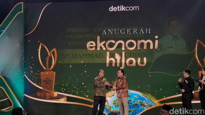 Anugerah Ekonomi Hijau Dirut Jasa Marga