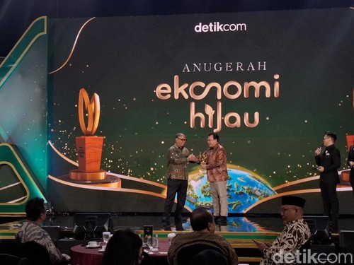 Dirut Jasa Raharja Raih Anugerah Ekonomi Hijau 2026
