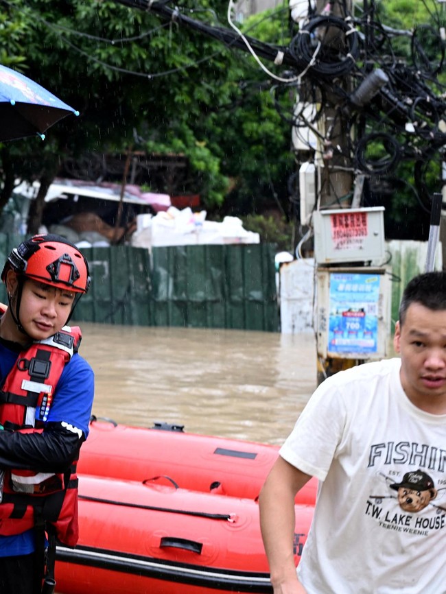 Hujan Deras Picu Banjir, Warga Fujian Dievakuasi