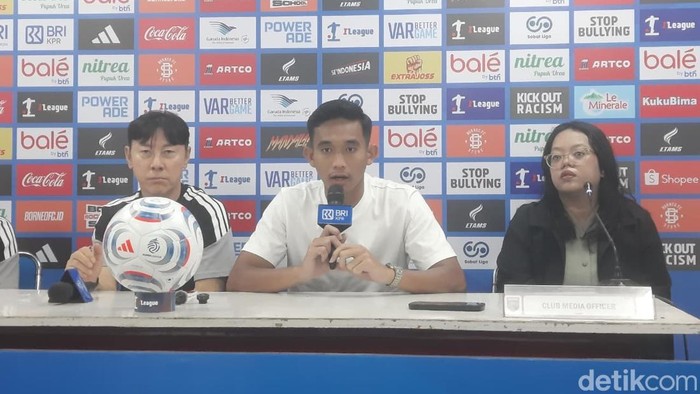 Bek tengah Persija Jakarta Rizky Ridho Ramadhani.